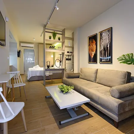 Blackhaus Apartment *