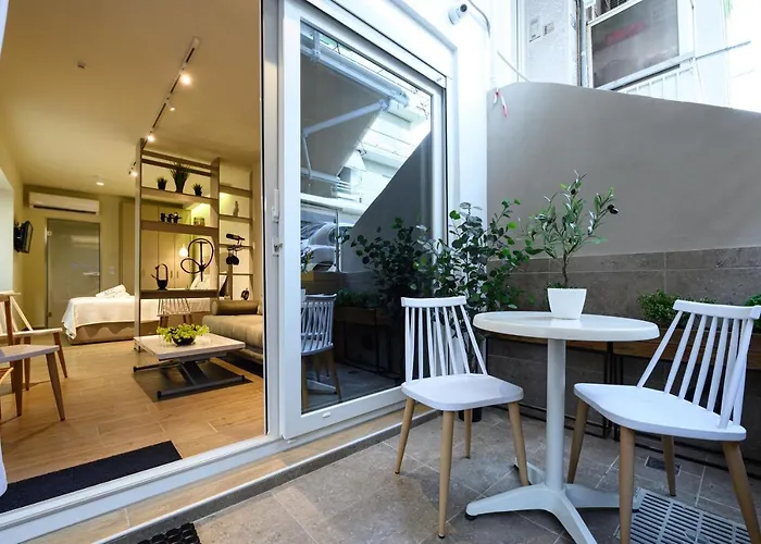 Blackhaus Apartment *